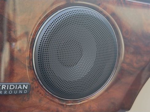 Used 2019 Jaguar XJ R-Sport image 24