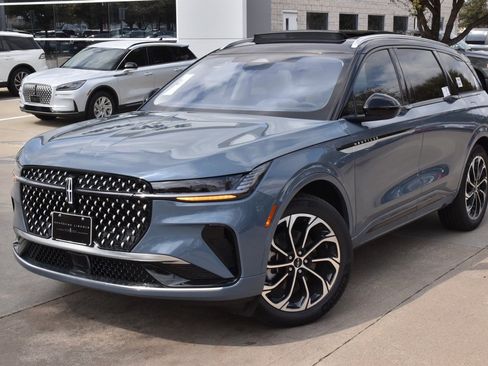 New 2026 Lincoln Nautilus Reserve image 12