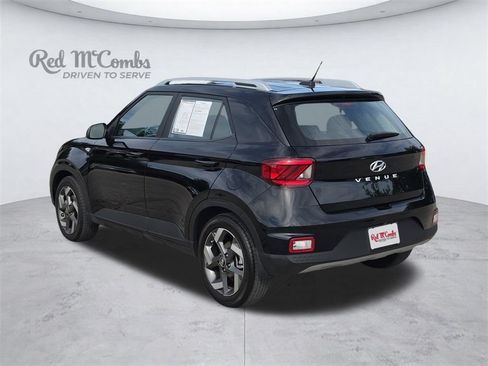 Certified 2024 Hyundai Venue SEL FWD image 4
