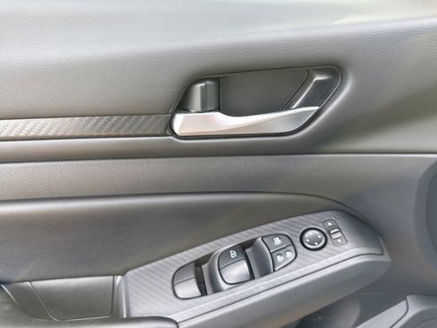 Used 2024 Nissan Altima 2.5 SV w/ SV Premium Package image 23