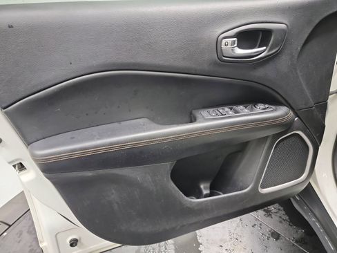 Used 2018 Jeep Compass Limited w/ Navigation Group image 15