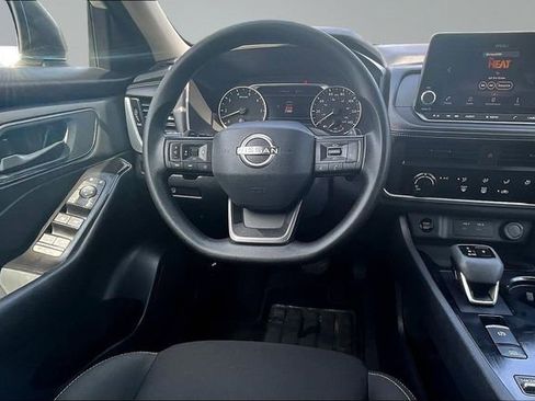 Used 2025 Nissan Rogue S FWD image 8