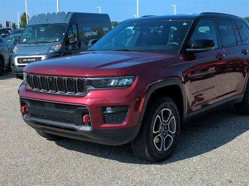 Certified 2022 Jeep Grand Cherokee Trailhawk image 11
