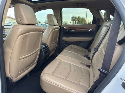 Used 2017 Cadillac XT5 Platinum image 11