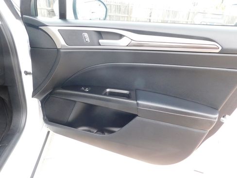 Used 2019 Ford Fusion SEL image 24