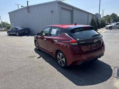 Used 2018 Nissan Leaf SV w/ SV Technology Package FWD image 7