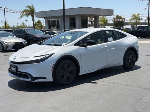 New 2026 Toyota Prius Plug-In Hybrid FWD image 5