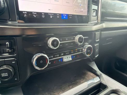 Used 2024 Ford F250 Lariat w/ Lariat Ultimate Package AWD/4WD image 28