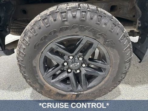 Used 2022 Chevrolet Silverado 1500 Custom Trail Boss w/ Safety Confidence Package AWD/4WD image 9