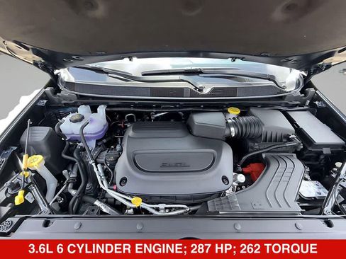 New 2025 Chrysler Pacifica Select FWD image 9