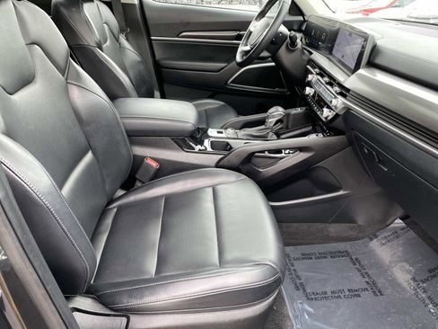 Used 2025 Kia Telluride S AWD/4WD image 25