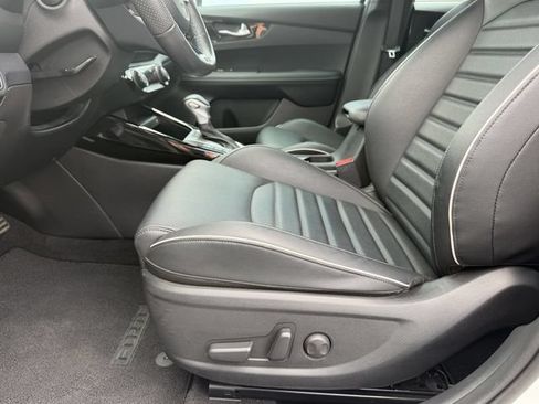 Used 2023 Kia Forte GT-Line w/ GT-Line Premium Package FWD image 13