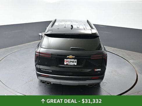 Used 2024 Chevrolet Traverse LT FWD image 24