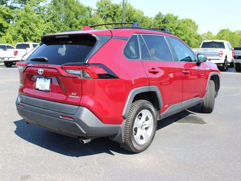 Used 2019 Toyota RAV4 LE w/ Carpet Mat Package AWD/4WD image 19