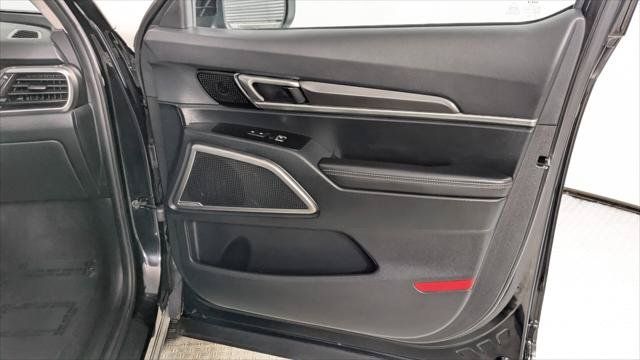 Used 2025 Kia Telluride S FWD image 24