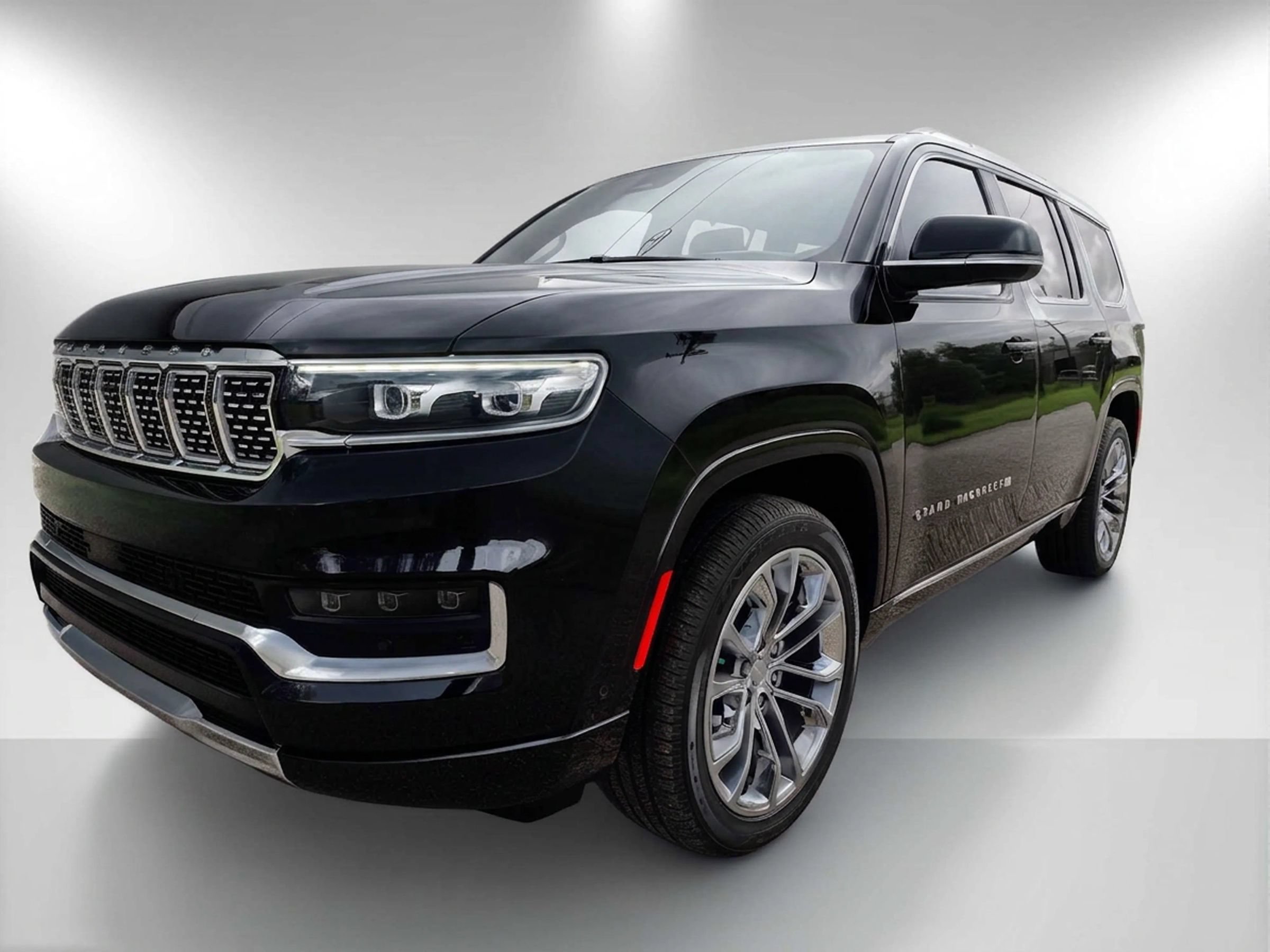 Used 2022 Jeep Grand Wagoneer Series II w/ Premium Group II AWD/4WD image 1