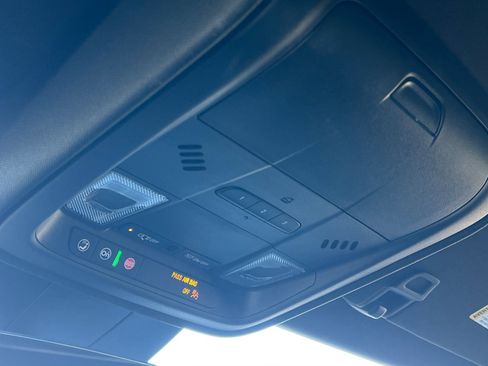 Certified 2025 Cadillac XT4 Premium Luxury image 24