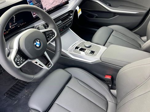 Used 2026 BMW 330i Sedan w/ M Sport Package RWD image 4