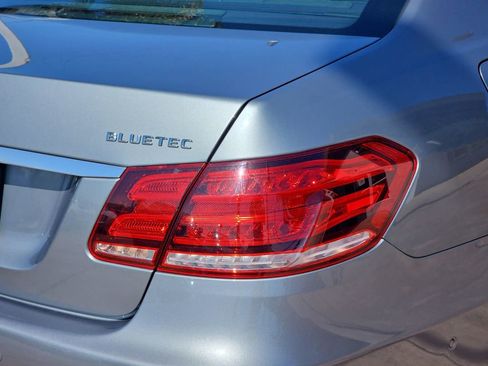 Used 2015 Mercedes-Benz E 250 BlueTEC Sedan image 39