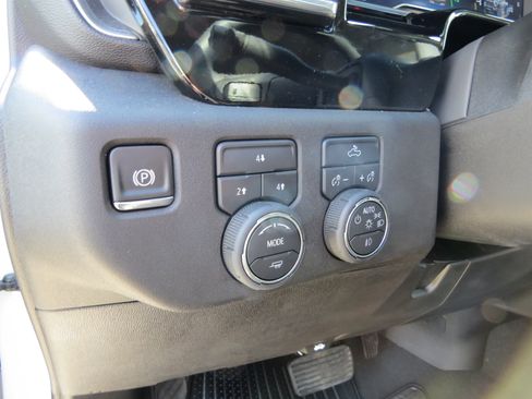 Used 2025 Chevrolet Silverado 2500 LT w/ Convenience Package AWD/4WD image 22