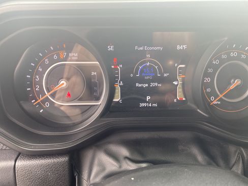 Used 2024 Jeep Gladiator Rubicon w/ Safety Group AWD/4WD image 25