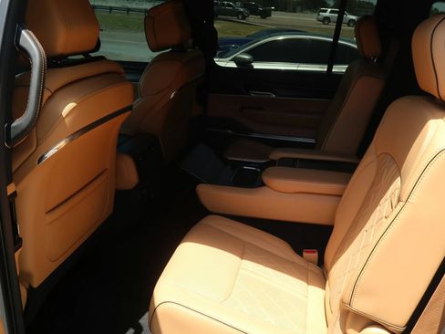Used 2024 Jeep Grand Wagoneer Series III w/ Quick Order Packagew 28T AWD/4WD image 23