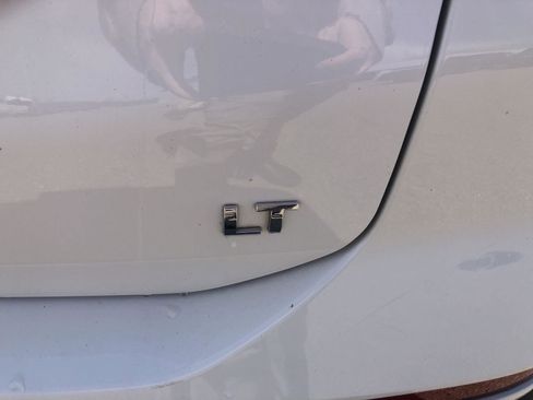 Used 2024 Chevrolet Equinox LT w/ Driver Convenience Package image 9