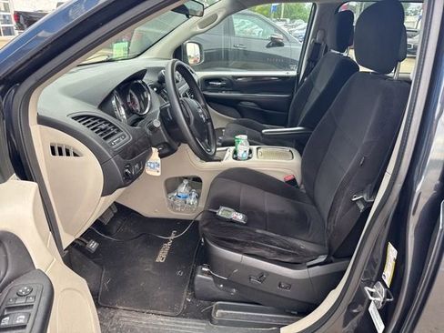 Used 2013 Dodge Grand Caravan SXT FWD image 19