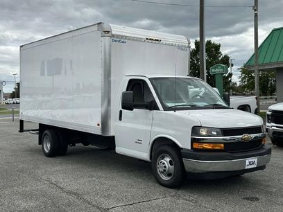 New 2025 Chevrolet Express 4500 Extended w/ Power Convenience Package