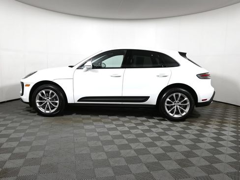 Used 2023 Porsche Macan AWD/4WD image 2