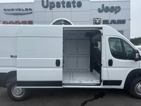 New 2025 RAM ProMaster 3500 w/ Quick Order Package 22G SLT image 6