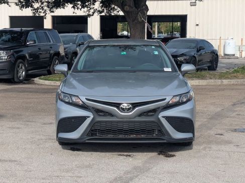 Used 2023 Toyota Camry SE FWD image 2