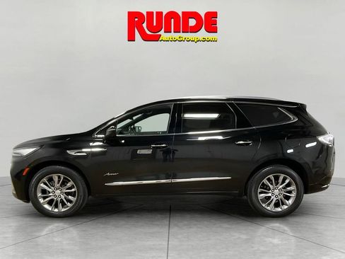 Used 2022 Buick Enclave Avenir w/ Avenir Technology Package image 2