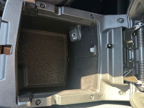 Used 2024 Jeep Wrangler Unlimited image 26