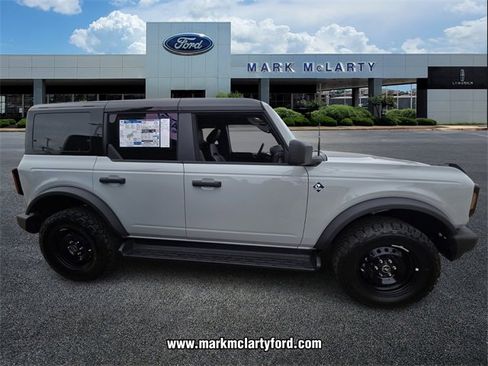 New 2026 Ford Bronco Outer Banks image 4
