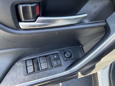 Used 2025 Toyota RAV4 XLE w/ Convenience Package AWD/4WD image 20