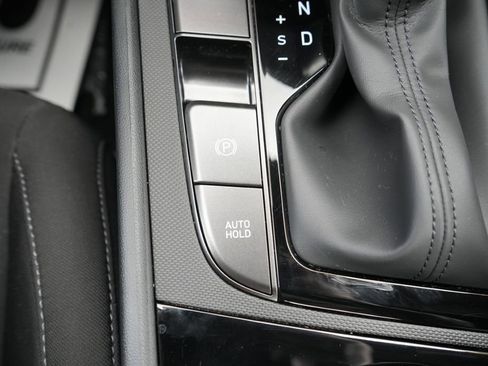 Used 2025 Hyundai Elantra SEL image 31