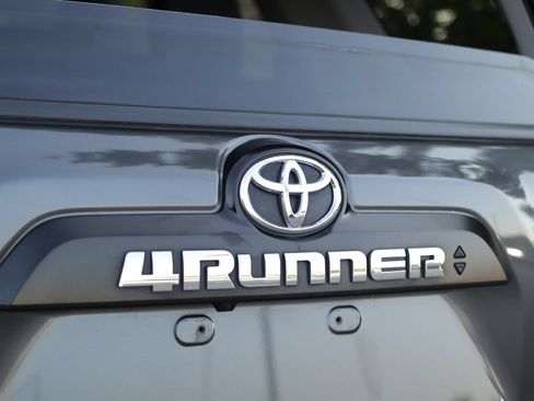 Used 2022 Toyota 4Runner TRD Off-Road Premium w/ TRD Black Wheel Package (TMS) AWD/4WD image 34