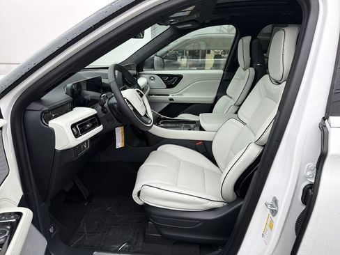 New 2026 Lincoln Aviator Black Label image 6