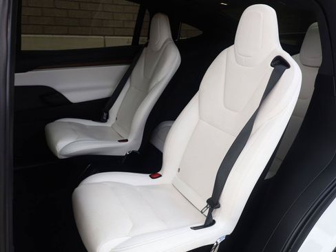 Used 2023 Tesla Model X AWD/4WD image 16
