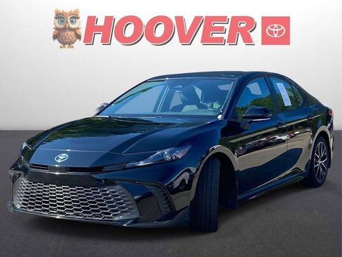 Used 2025 Toyota Camry SE FWD image 5