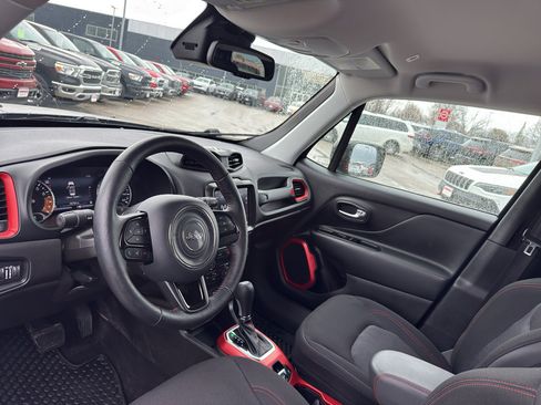 Used 2022 Jeep Renegade Trailhawk w/ Trailer Tow Group image 25