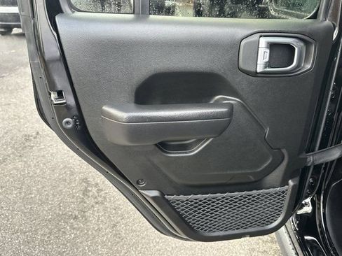 Certified 2024 Jeep Gladiator Sport image 23