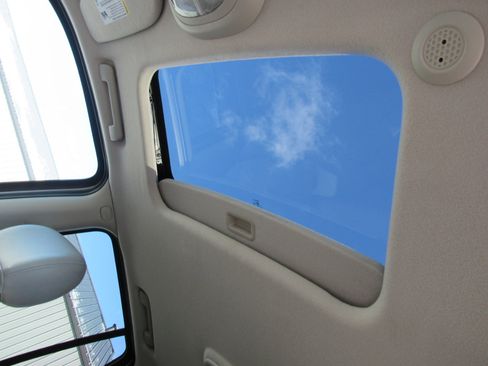 Used 2009 Chevrolet TrailBlazer LT w/ Sun And Sound Package image 17