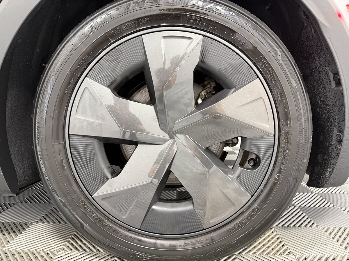 Used 2025 Toyota Prius LE FWD image 28