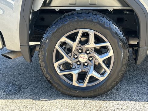 Used 2024 GMC Sierra 1500 SLE image 18