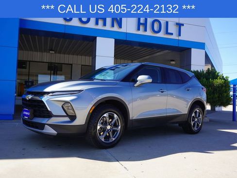 Used 2025 Chevrolet Blazer LT AWD/4WD image 1