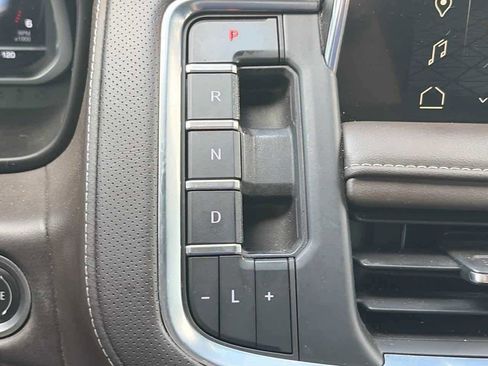 Used 2023 GMC Yukon XL SLT w/ SLT Premium Package AWD/4WD image 26