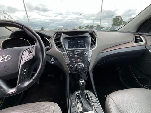 Used 2017 Hyundai Santa Fe Limited FWD image 9