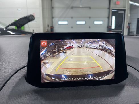 Used 2017 MAZDA MAZDA3 Sport w/ Preferred Equipment Package image 17